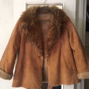 Vintage sheepskin suede coat with fur collar